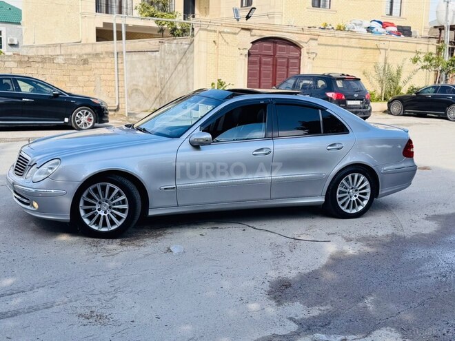 Mercedes E 270-21