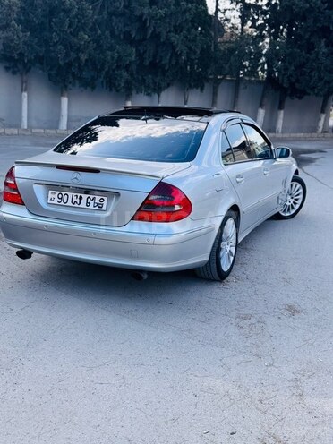 Mercedes E 270-17