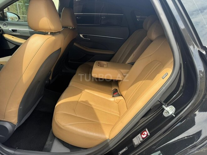 Hyundai Sonata-10