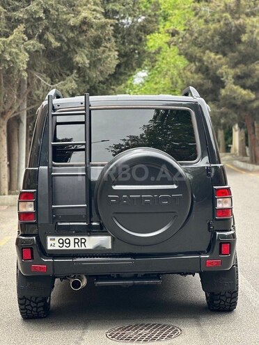 UAZ Patriot-9