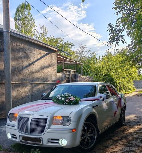 Chrysler 300C-1