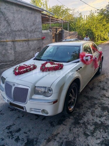 Chrysler 300C-2