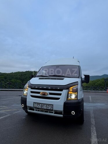 Ford Transit-2