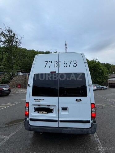Ford Transit-3