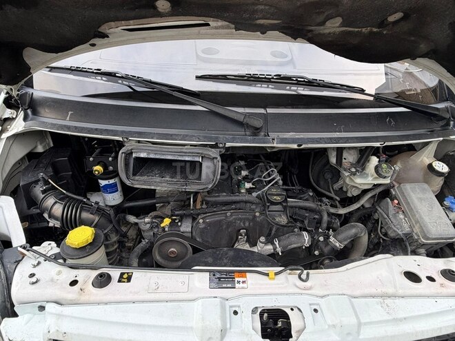 Ford Transit-9