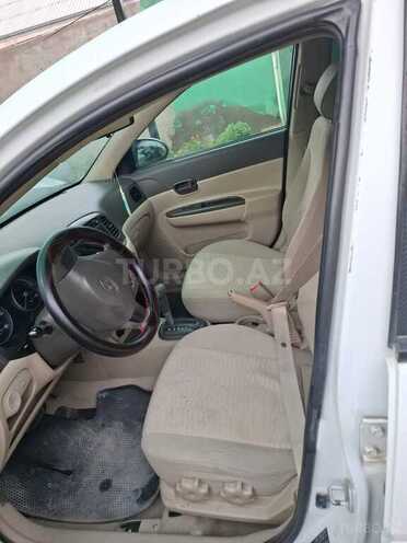 Hyundai Accent-7