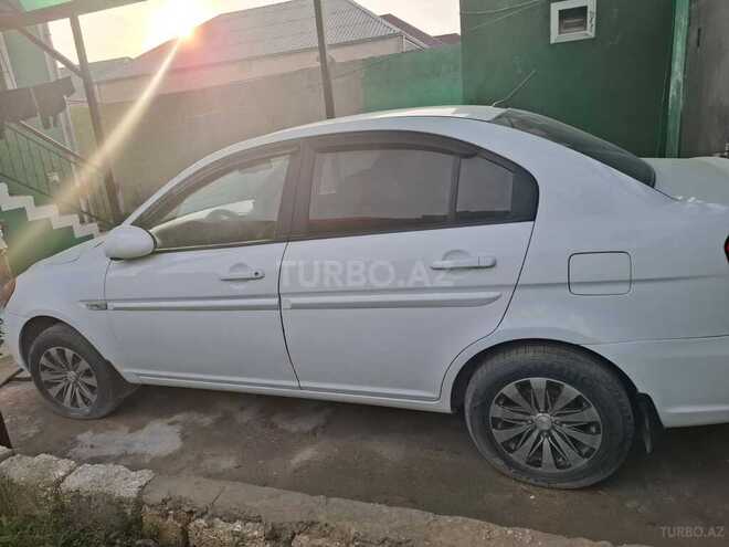 Hyundai Accent-3