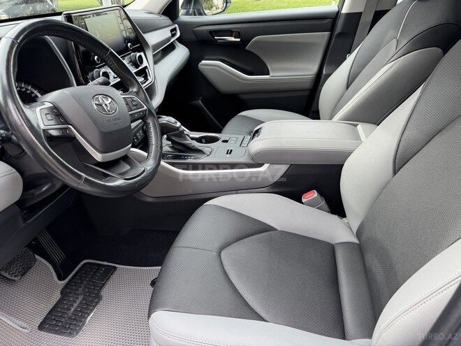 Toyota Highlander-12