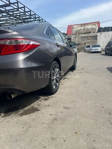 Toyota Camry-5