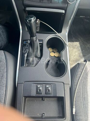 Toyota Camry-9