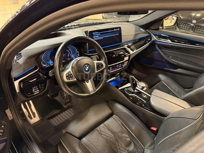 BMW 530e-10