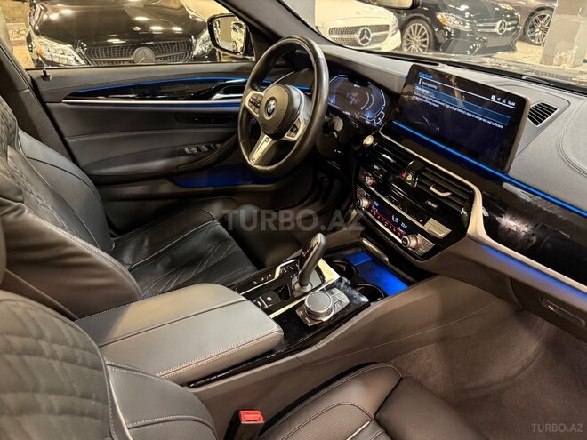 BMW 530e-8