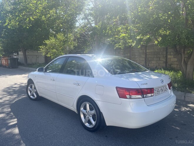 Hyundai Sonata-4