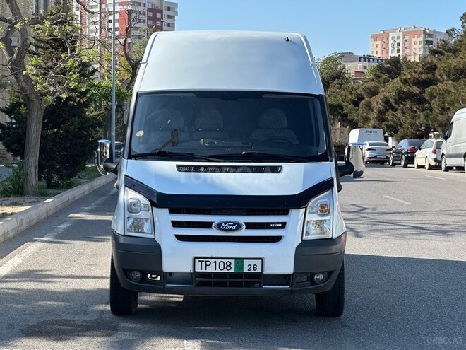 Ford Transit-3