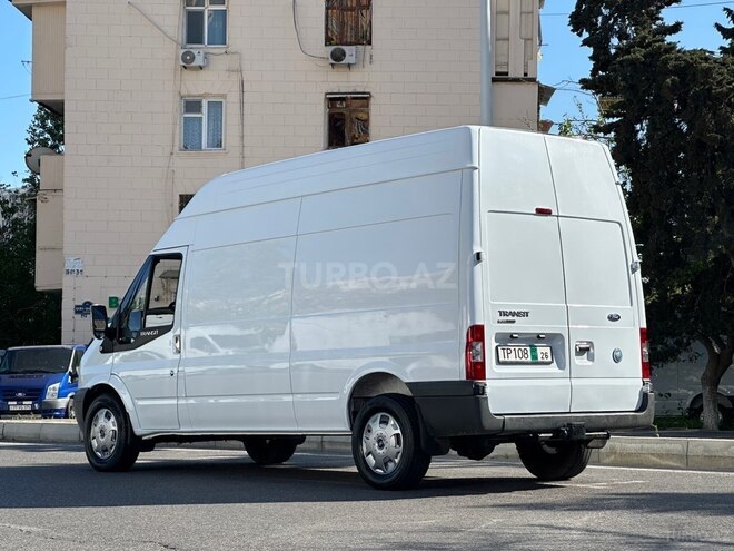 Ford Transit-5