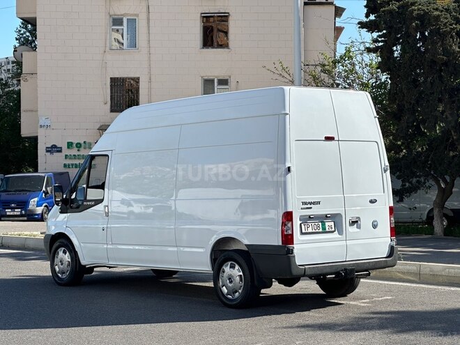 Ford Transit-7