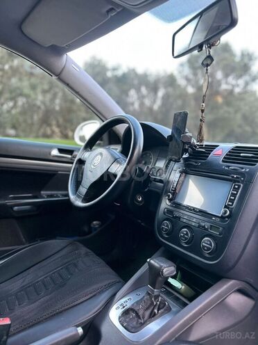 Volkswagen Jetta-9