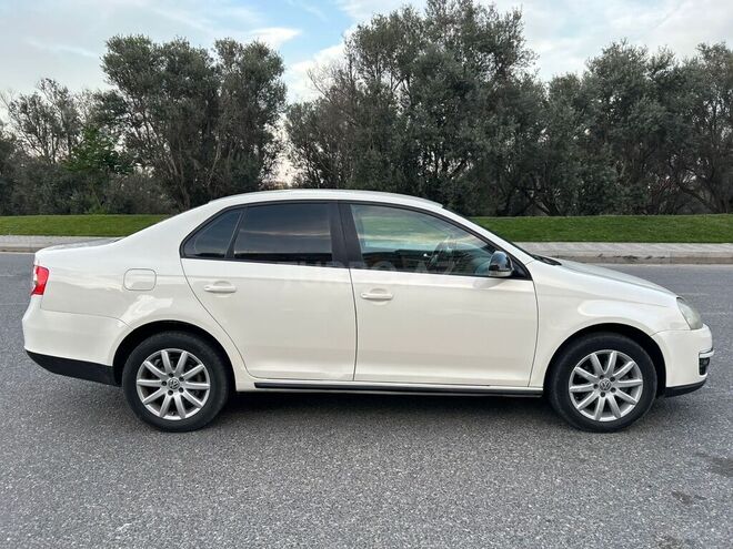 Volkswagen Jetta-3