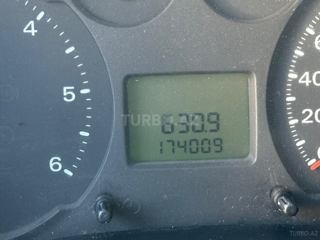Ford Transit-12