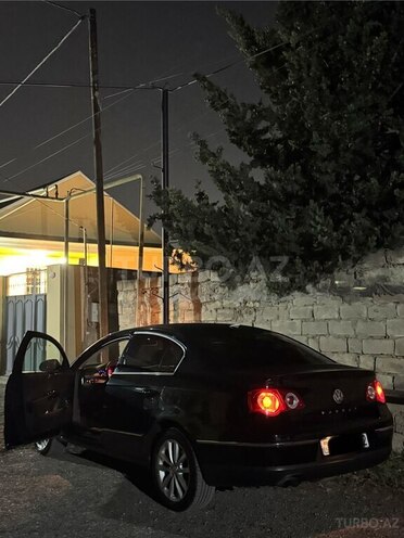 Volkswagen Passat-8