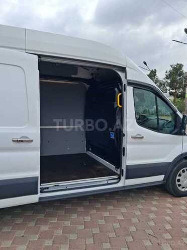 Ford Transit-3