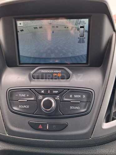 Ford Transit-8