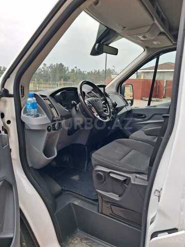 Ford Transit-4