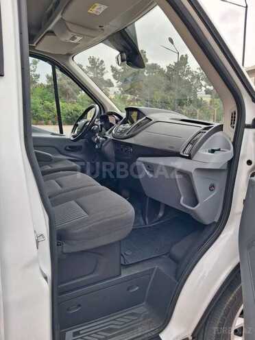 Ford Transit-5