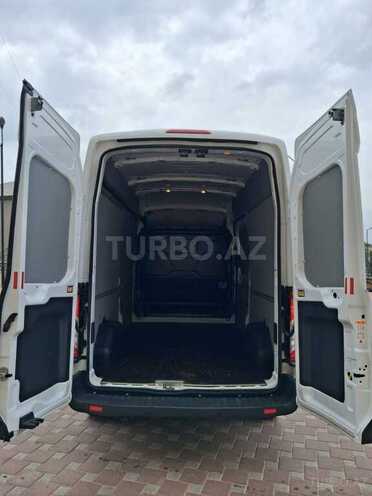 Ford Transit-16