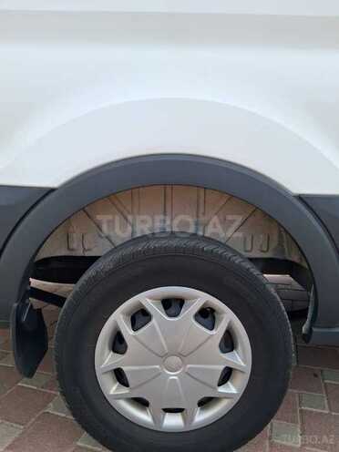 Ford Transit-14