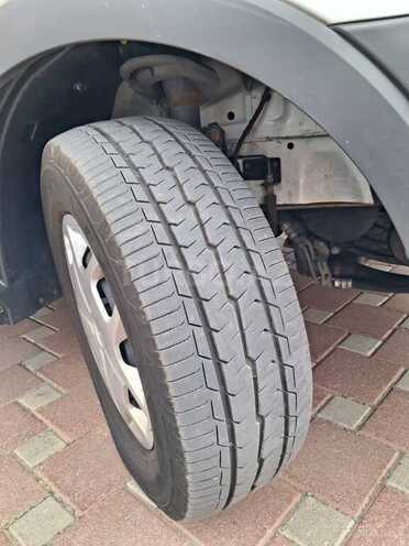 Ford Transit-12