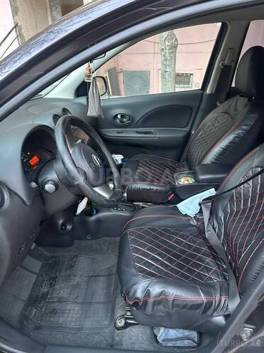 Nissan March-9