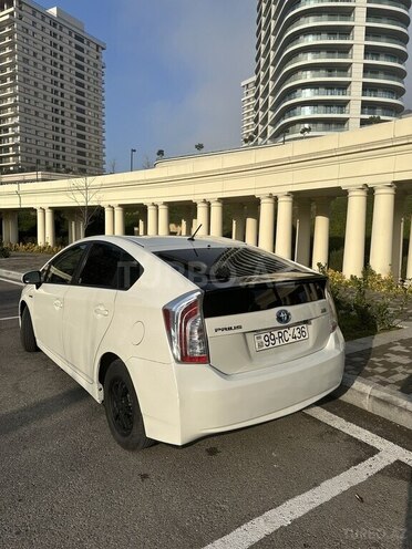 Toyota Prius-6