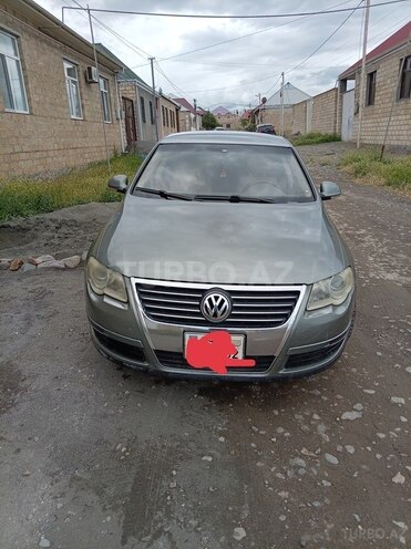 Volkswagen Passat-1