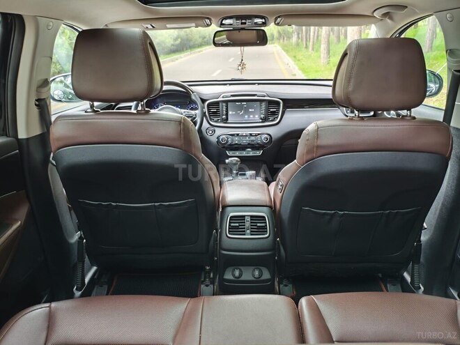 Kia Sorento-11