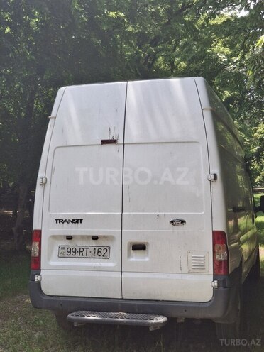 Ford Transit-3