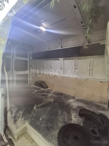 Ford Transit-6