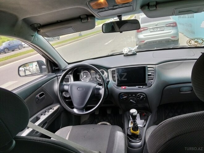 Kia Rio-5