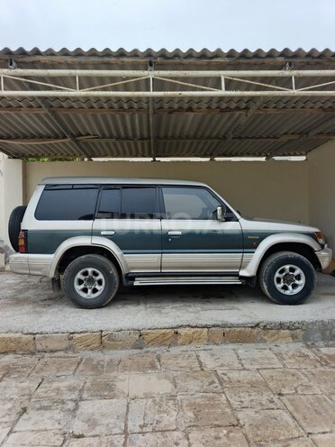 Mitsubishi Pajero-3