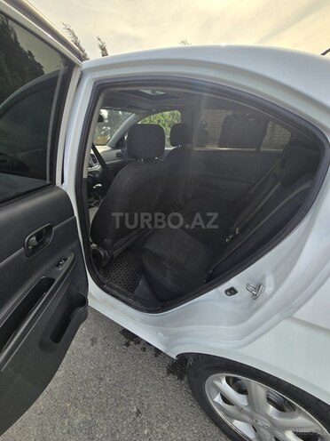 Hyundai Accent-4