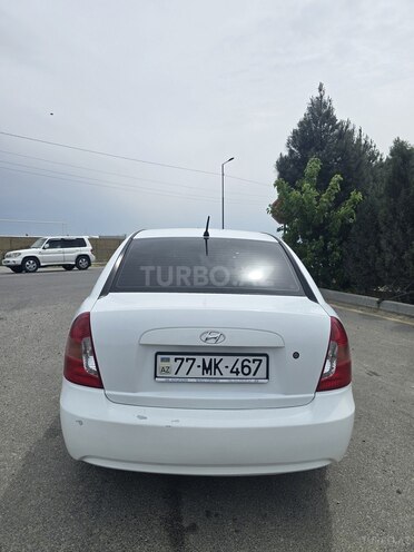 Hyundai Accent-10