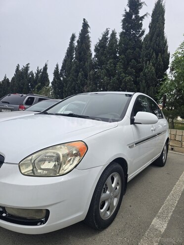 Hyundai Accent-6
