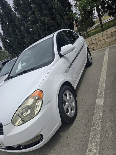Hyundai Accent-9