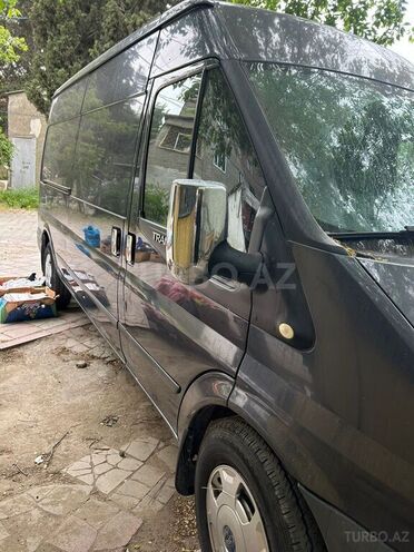 Ford Transit-4