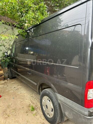 Ford Transit-5