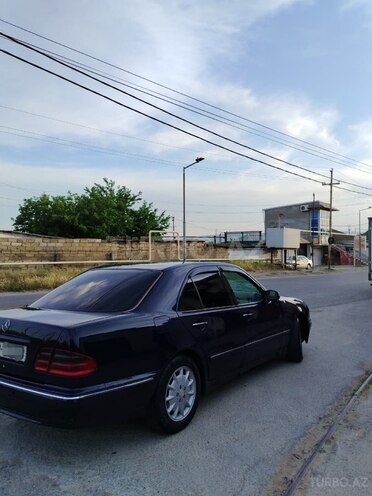 Mercedes E 270-14