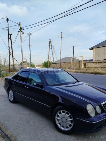 Mercedes E 270-12