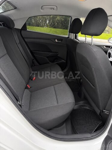 Hyundai Accent-8