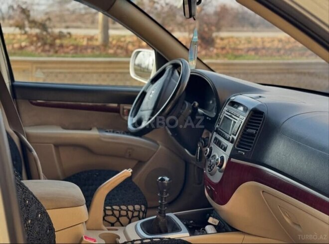 Hyundai Santa Fe-5
