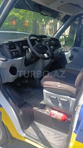 Ford Transit-7